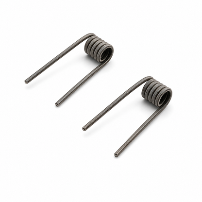 Pair of LEO Alien Roar MTL coils, 0.50Ω, designed for vaping devices by LEO Coils and Cotton, showing the coil structure.